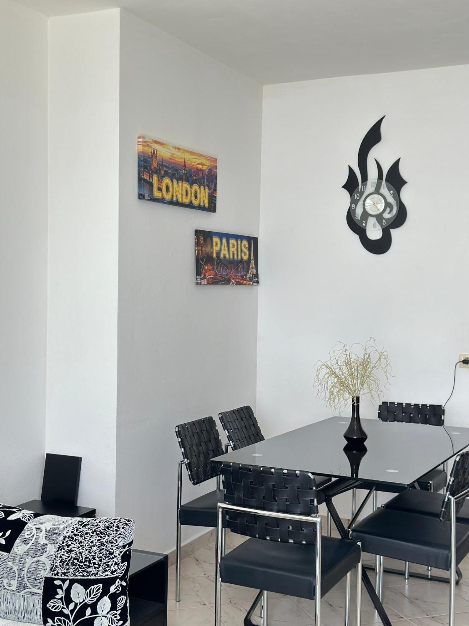 Tini Sea View Apartment ساراندا المظهر الخارجي الصورة