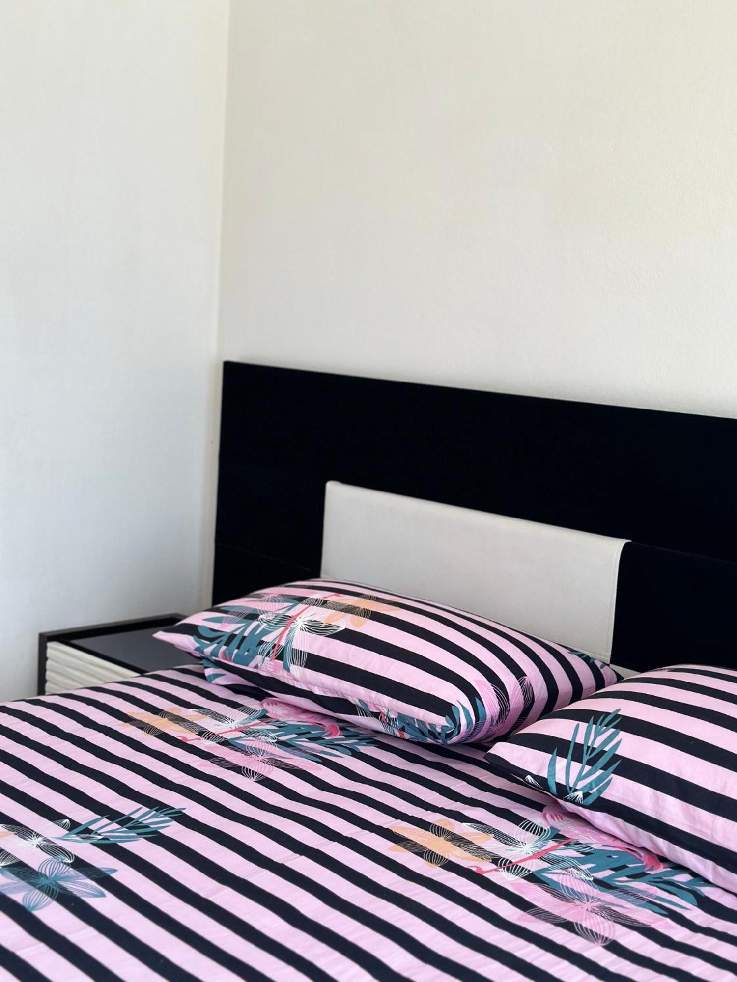 Tini Sea View Apartment ساراندا المظهر الخارجي الصورة