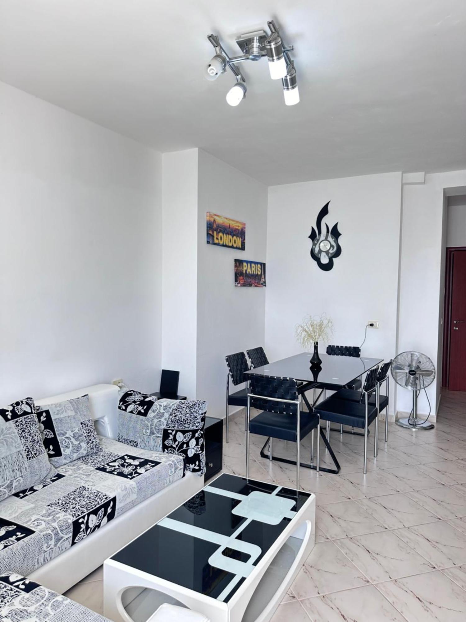 Tini Sea View Apartment ساراندا المظهر الخارجي الصورة