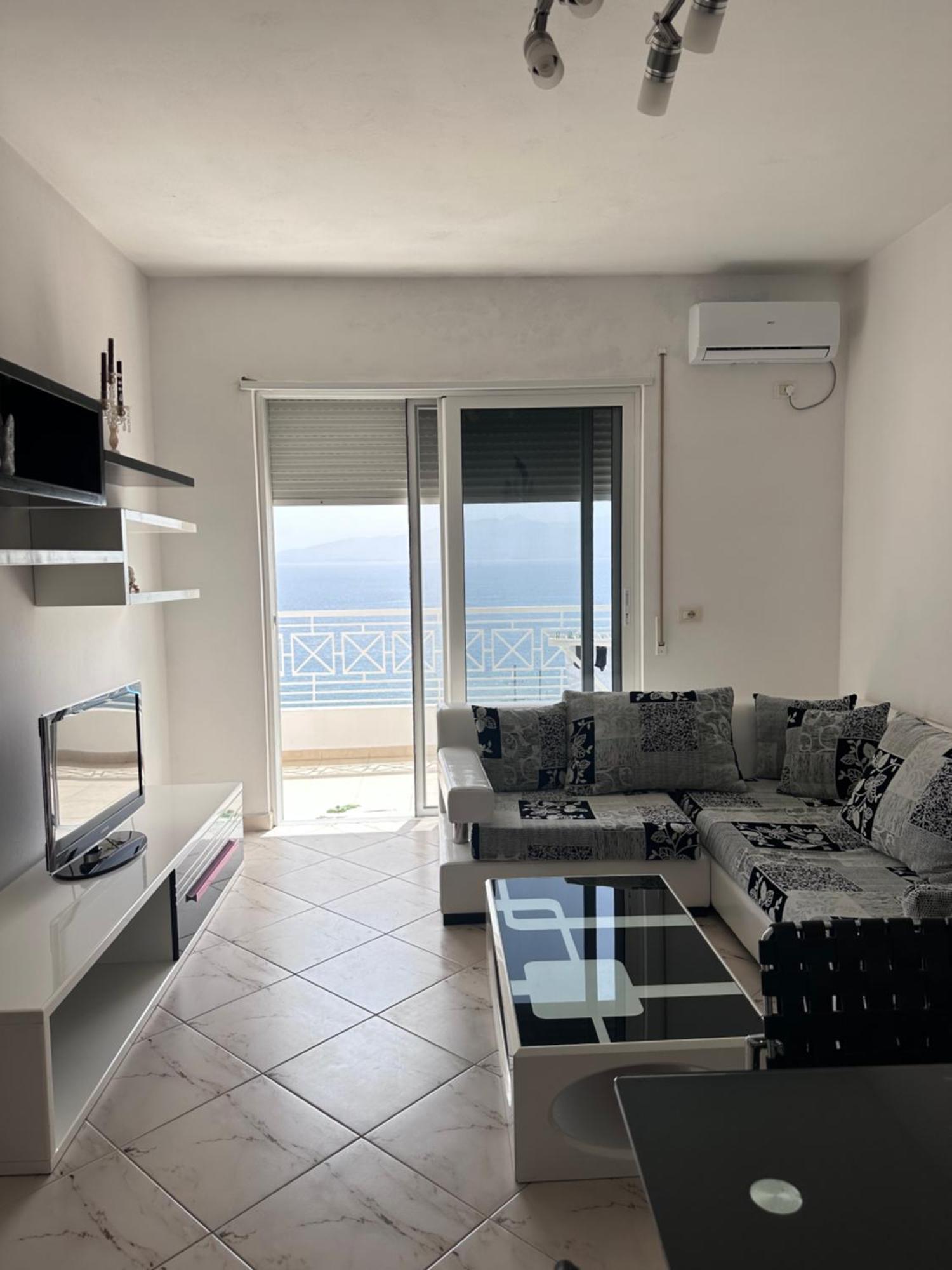 Tini Sea View Apartment ساراندا المظهر الخارجي الصورة