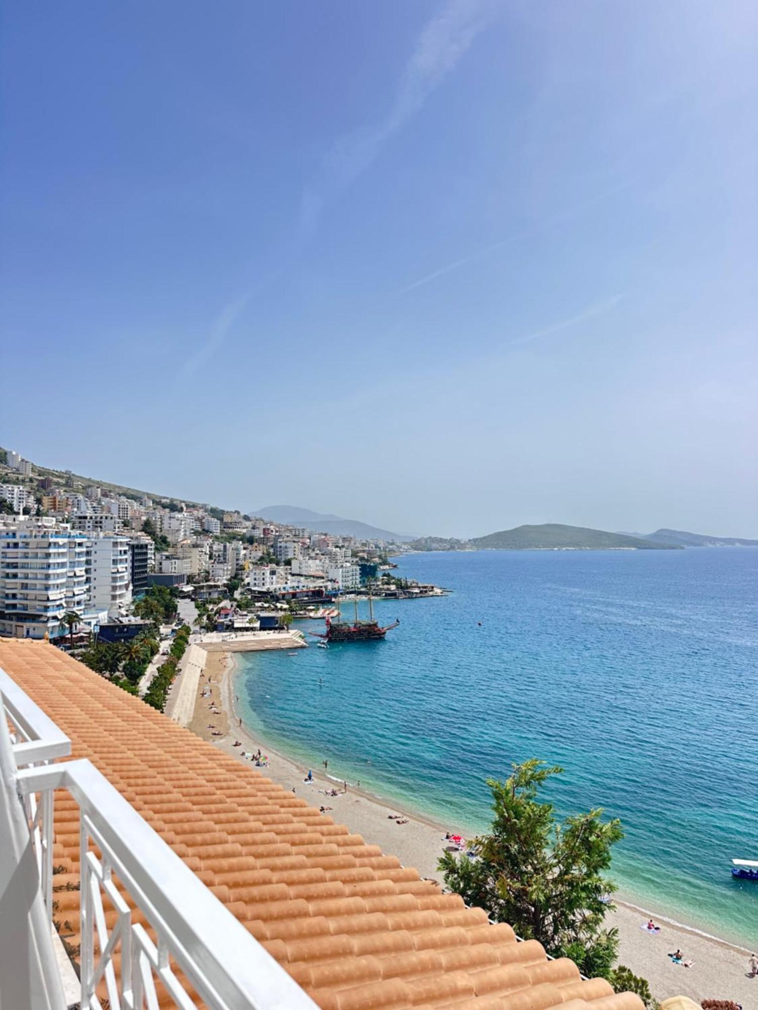 Tini Sea View Apartment ساراندا المظهر الخارجي الصورة