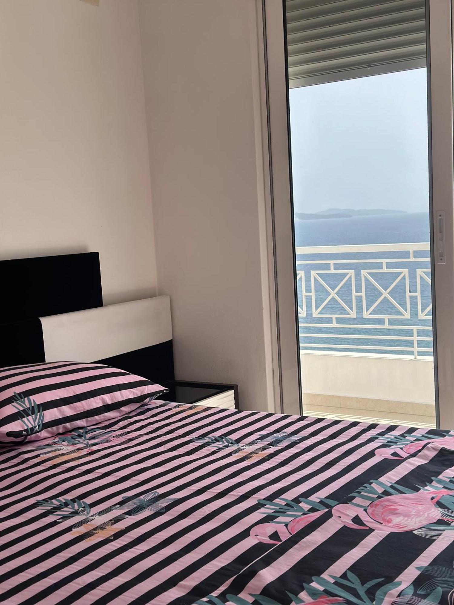 Tini Sea View Apartment ساراندا المظهر الخارجي الصورة